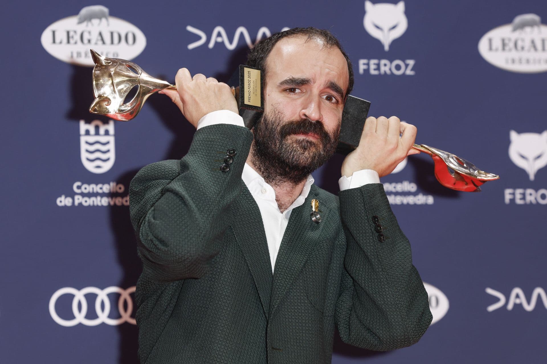 El guionista Eduard Sola, ganador del Feroz por 'Casa en llamas' y 'Querer', grandes protagonistas de la ceremonia