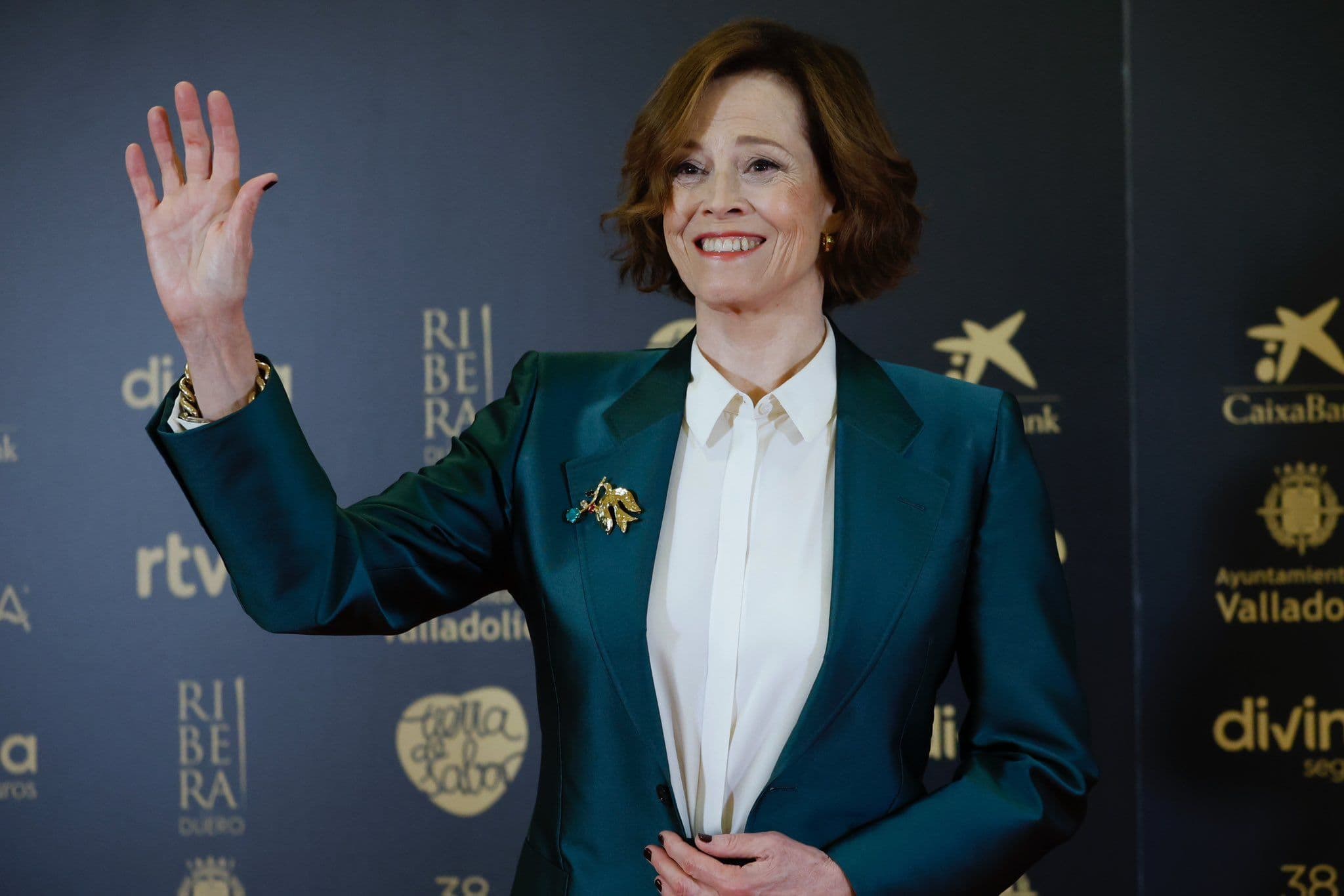 Sigourney Weaver posa ante la prensa en el Ayuntamiento de Valladolid