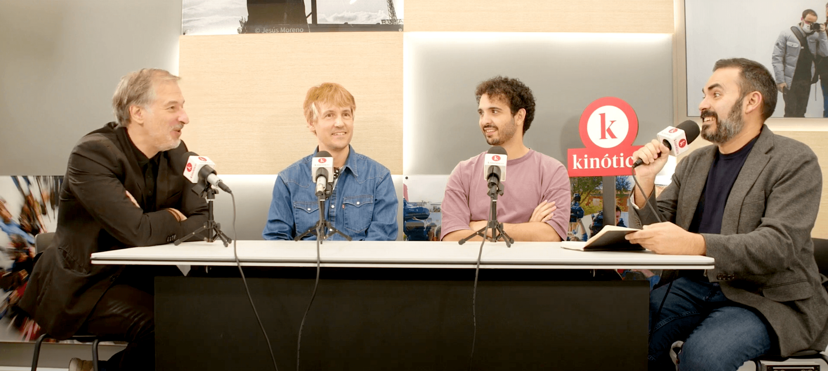 José Manuel Zamora, director de Abycine, y los directores Enrique Buleo y Juan Albarracín charlan con David Martos durante la grabación de un podcast