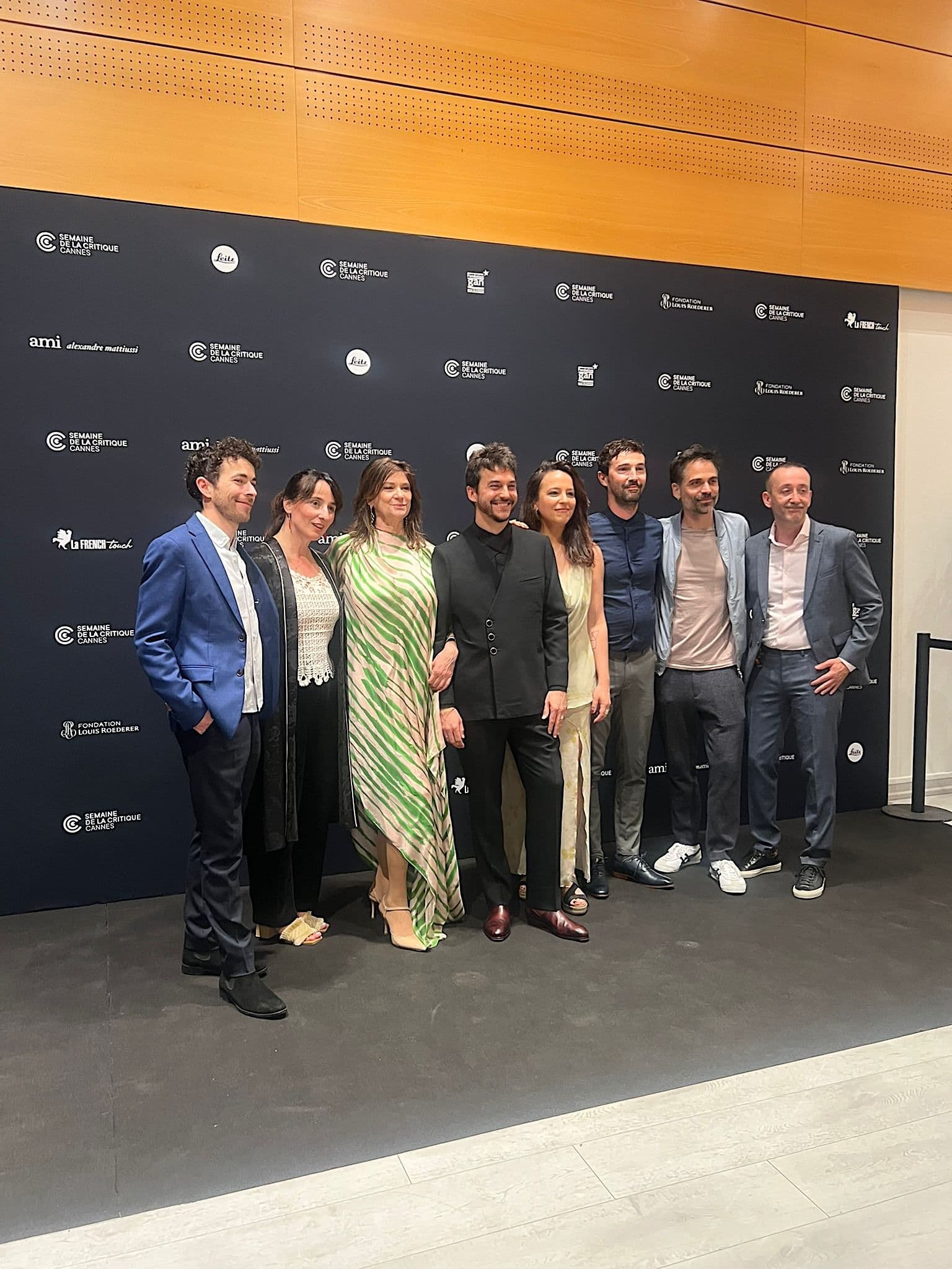El equipo de 'Ciudad sin sueño' posa en el photocall de la Semana de la Crítica 2025 en Cannes