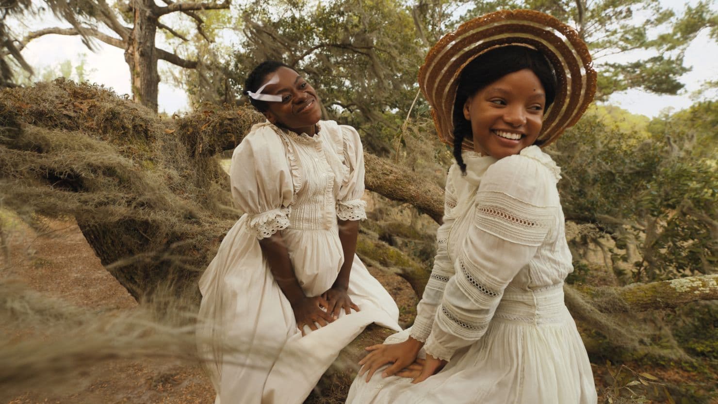 Fantasia Barrino y Halle Bailey en una imagen promocional del musical 'El color púrpura'