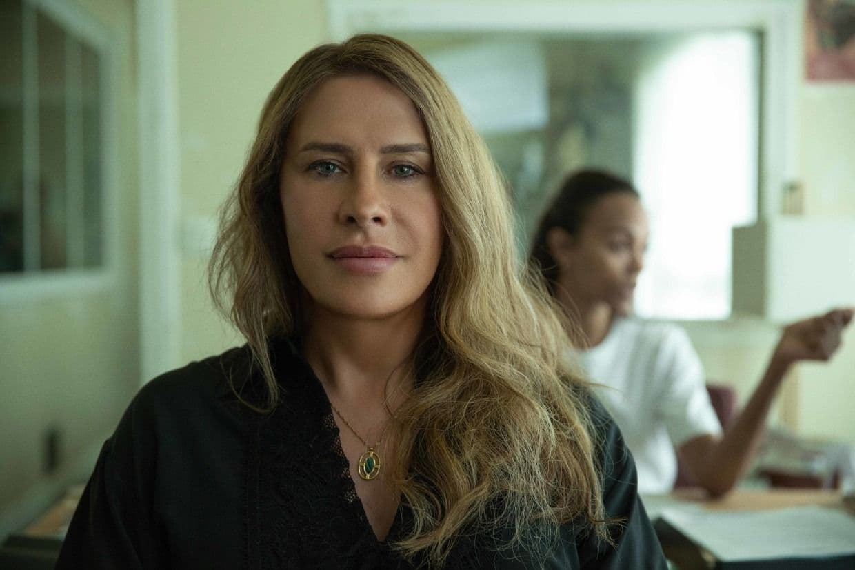 La actriz Karla Sofía Gascón en un fotograma de 'Emilia Pérez', de Jacques Audiard