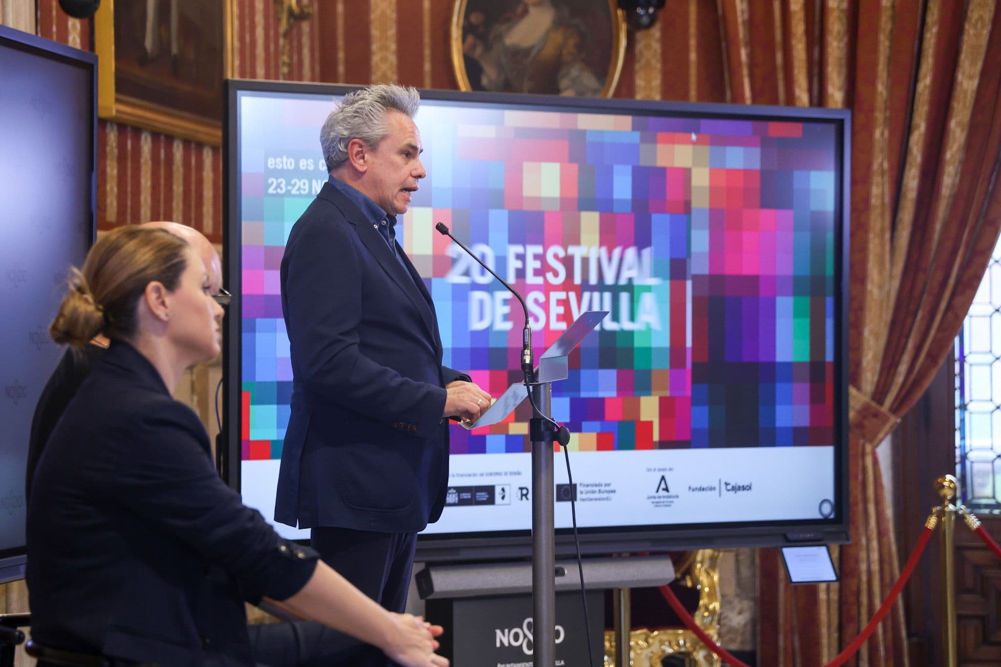 Manuel Cristóbal, coordinador general del Festival de Sevilla, interviene en la rueda de prensa de presentación de la edición número 20 del certamen