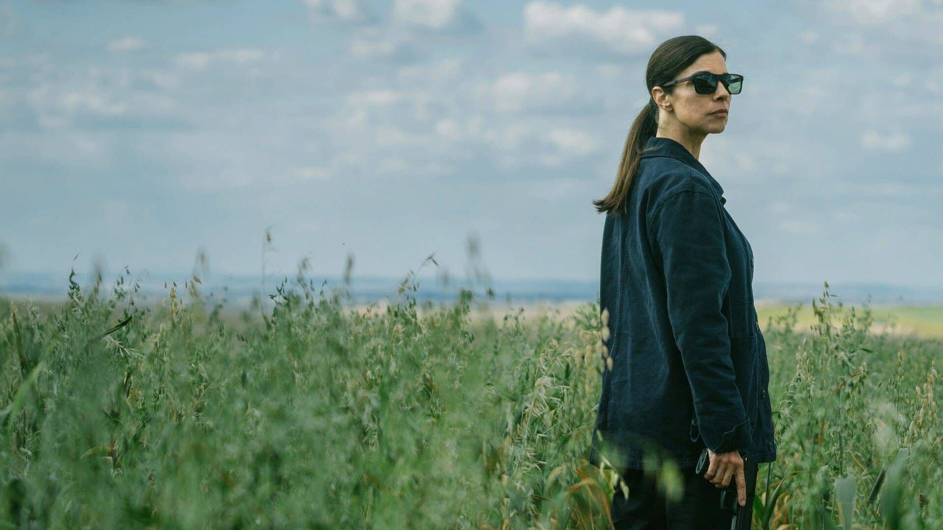 La actriz Maribel Verdú en una imagen promocional de 'Cuando nadie nos ve', serie de HBO Max