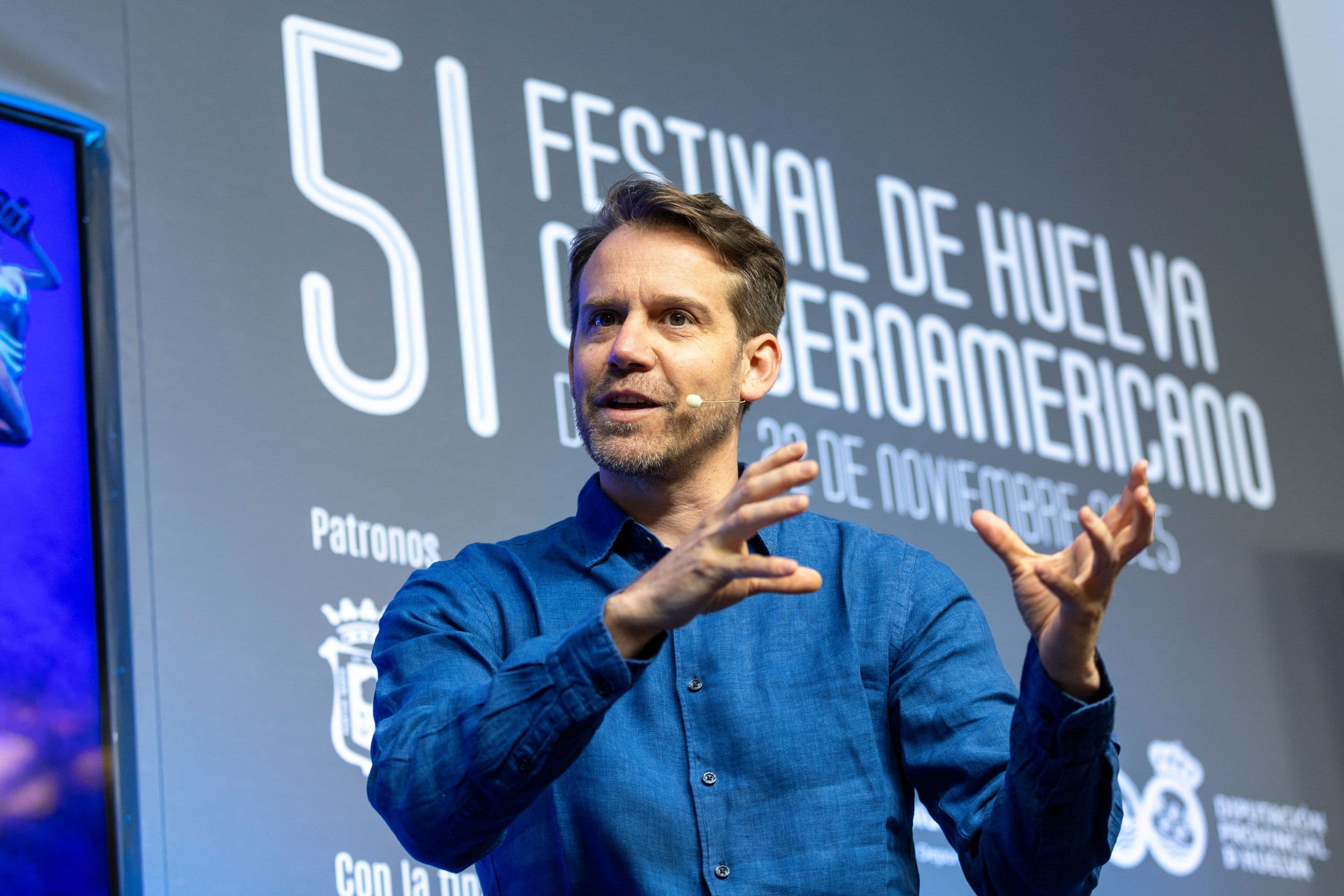 El director Jorge Riquelme durante la rueda de presentación de 'Isla Negra' en el Festival de Huelva de Cine Iberoamericano