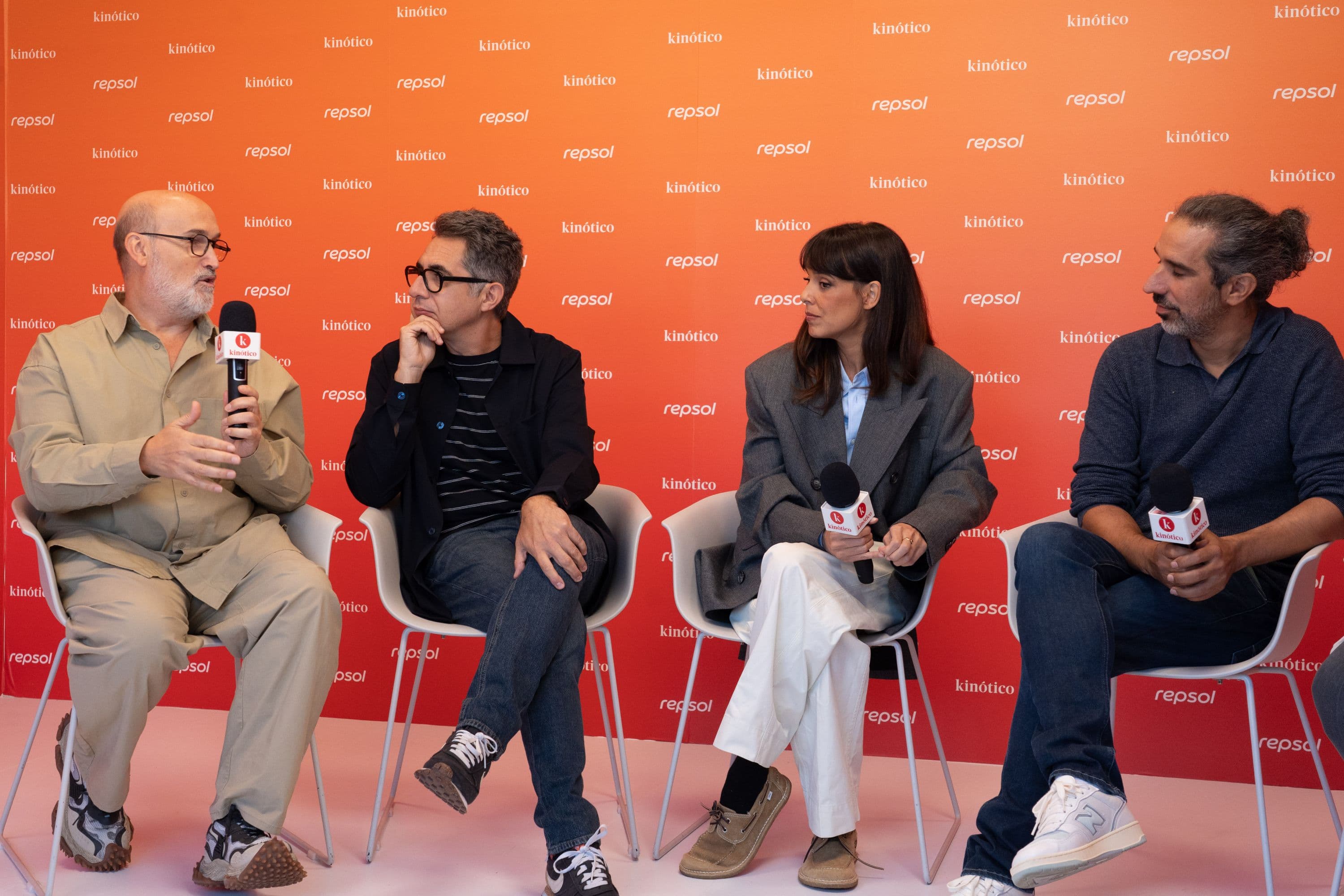 El equipo de '5 minutos más' en el set de Kinótico, patrocinado por Repsol