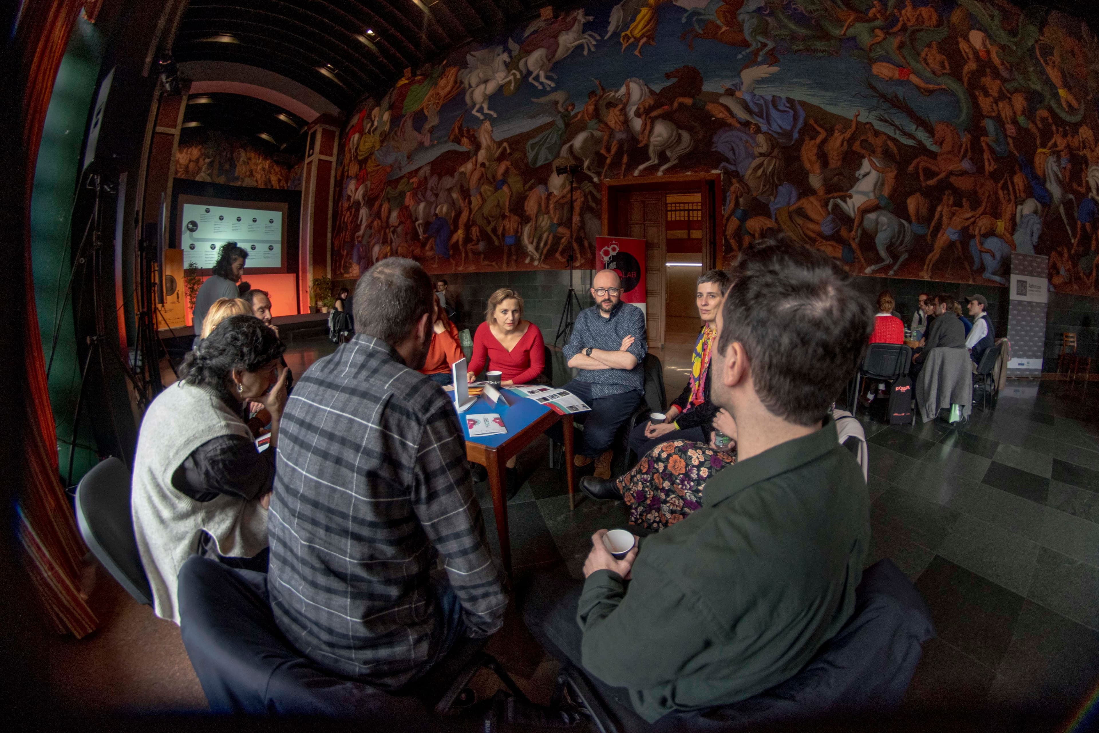 Alejandro Díaz Castaño da la bienvenida a los asistentes a FICX Pro, parte industrial del Festival de Gijón