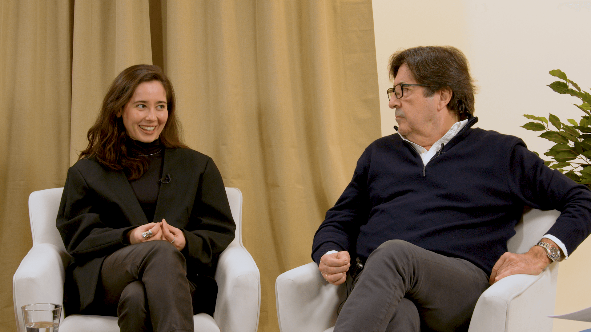 El equipo de 'La cena' (Nora Hernández y Manuel Gómez Pereira) en el formato 'Razones para...'