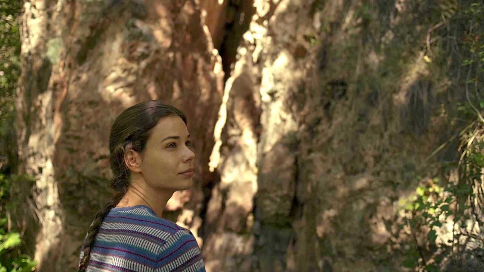 La actriz Laia Costa, durante el rodaje de la película 'Els encantats' de Elena Trapé