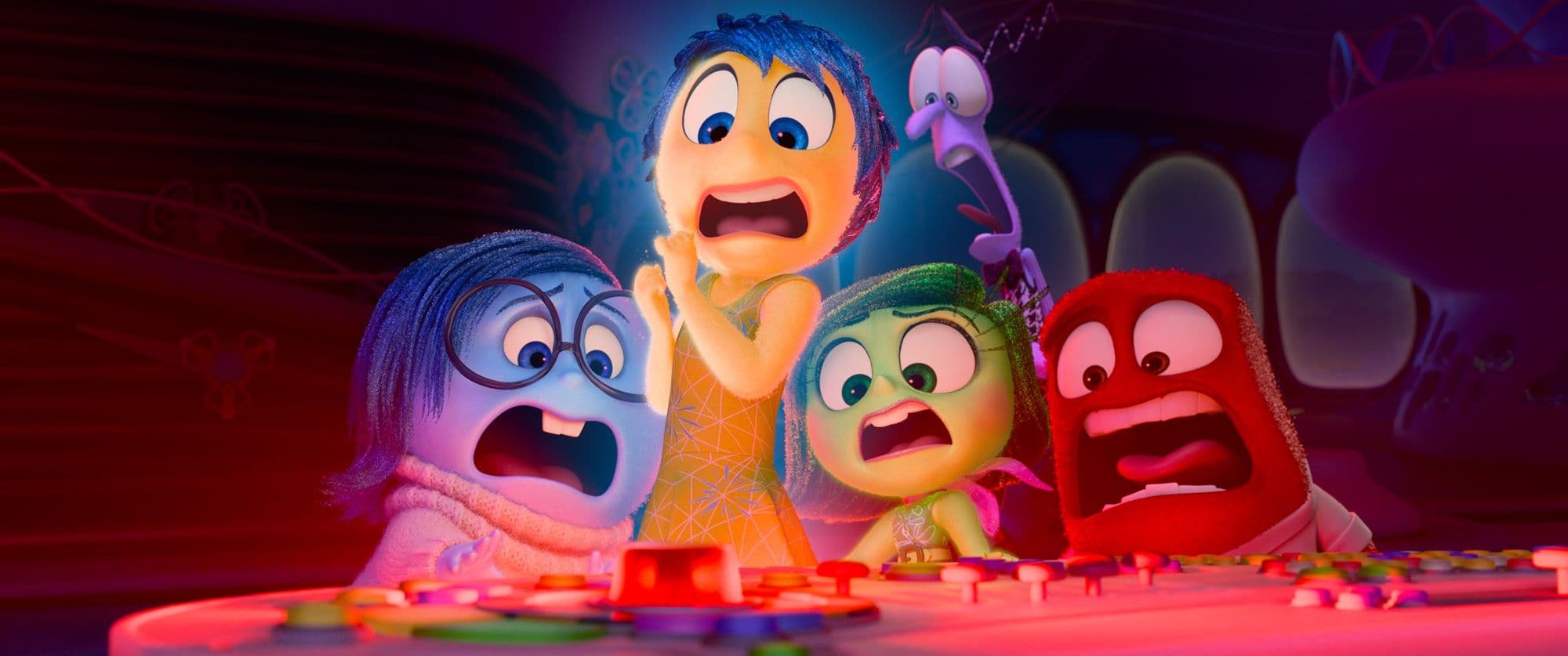 Tristeza, Alegría, Asco, Miedo e Ira, las emociones de 'Del revés 2', aterradas ante una alarma