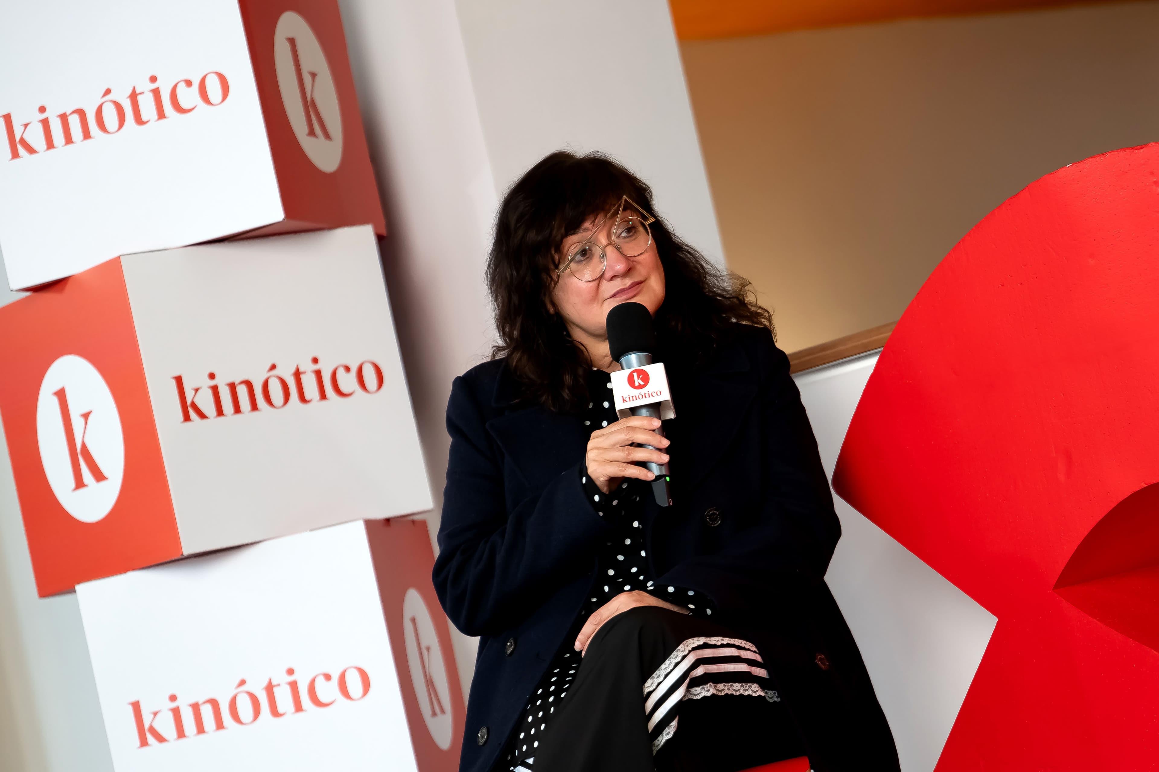 La directora Isabel Coixet en el set de Kinótico en la Seminci de Valladolid 2025
