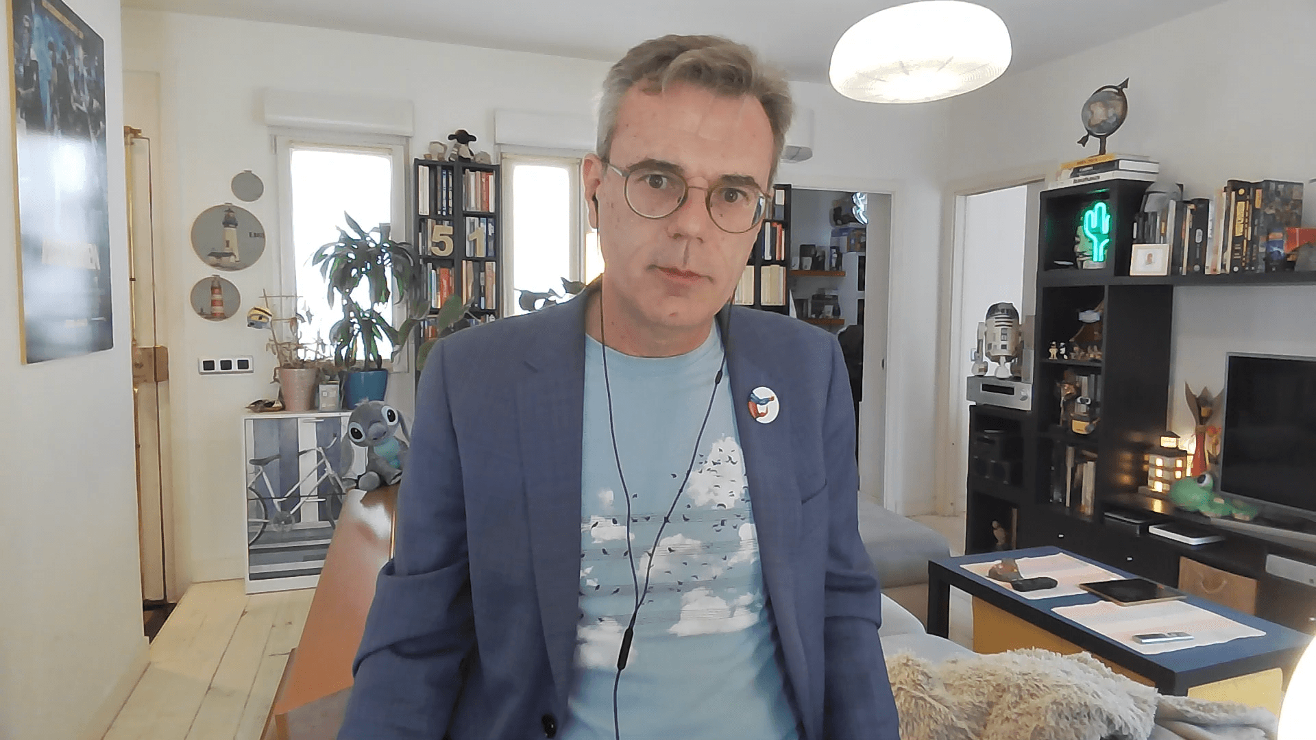 El periodista Pedro Vallín, durante la nueva edición de su video semanal 'La homilía'