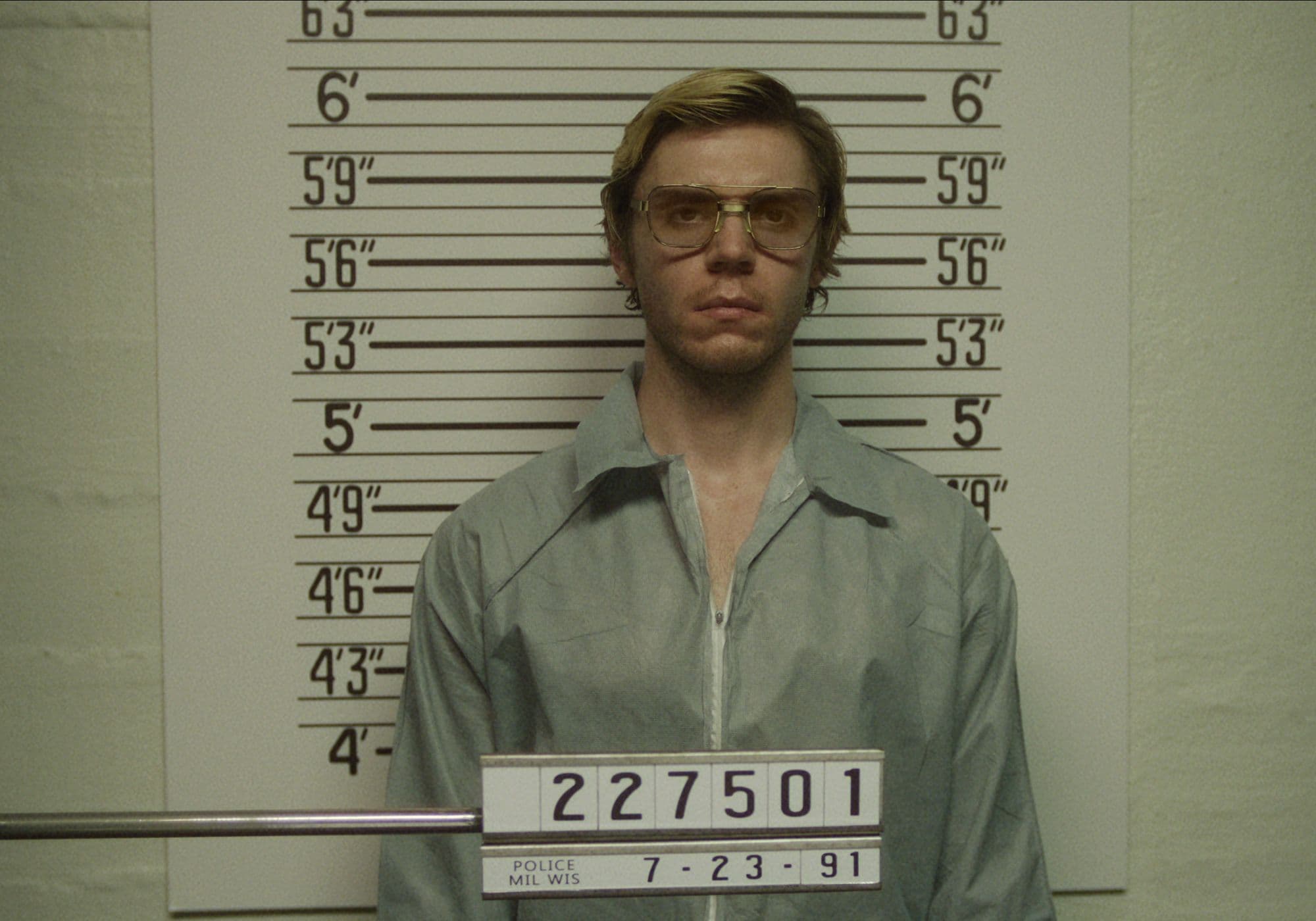 Evan Peters es Jeffrey Dahmer en 'Dahmer: Monstruo'