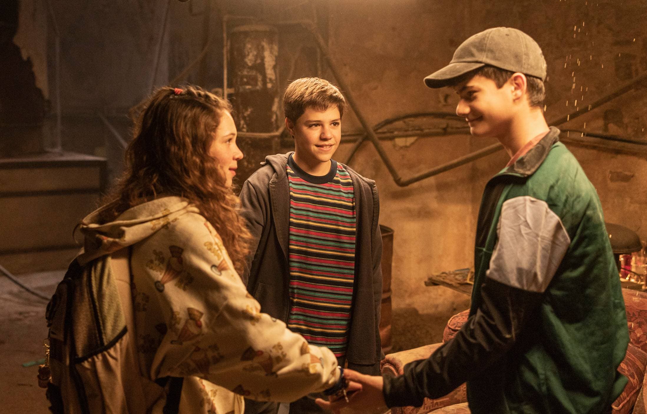 Eric Seijo, Liv Dobner e Izan Fernández en una imagen de las serie 'Invisible'