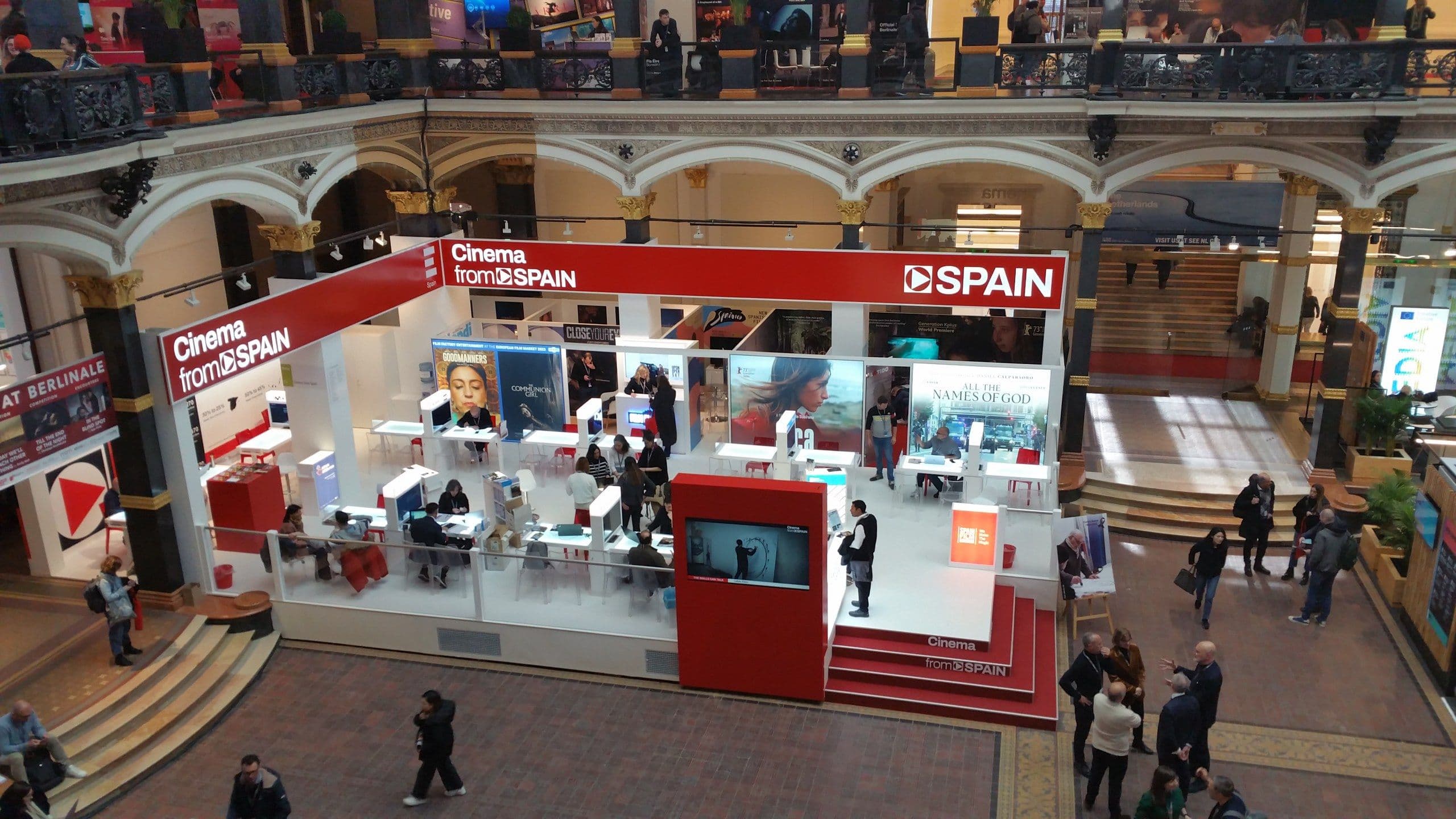 Imagen panorámica del European Film Market de la Berlinale, con el pabellón de España en primer término