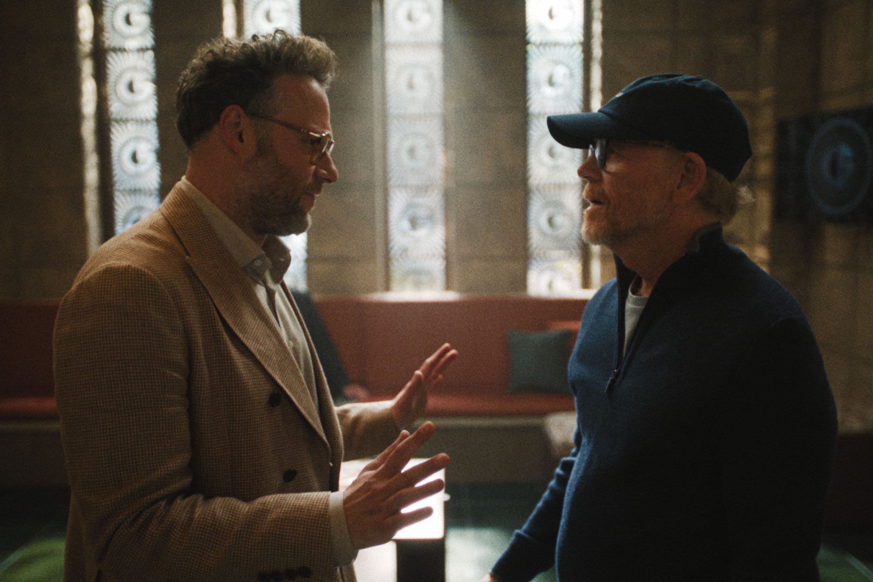 Seth Rogen y Ron Howard en un fotograma de 'The Studio'