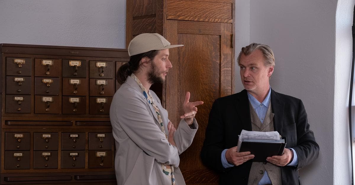 Ludwig Göransson y Christopher Nolan en el rodaje de 'Oppenheimer'