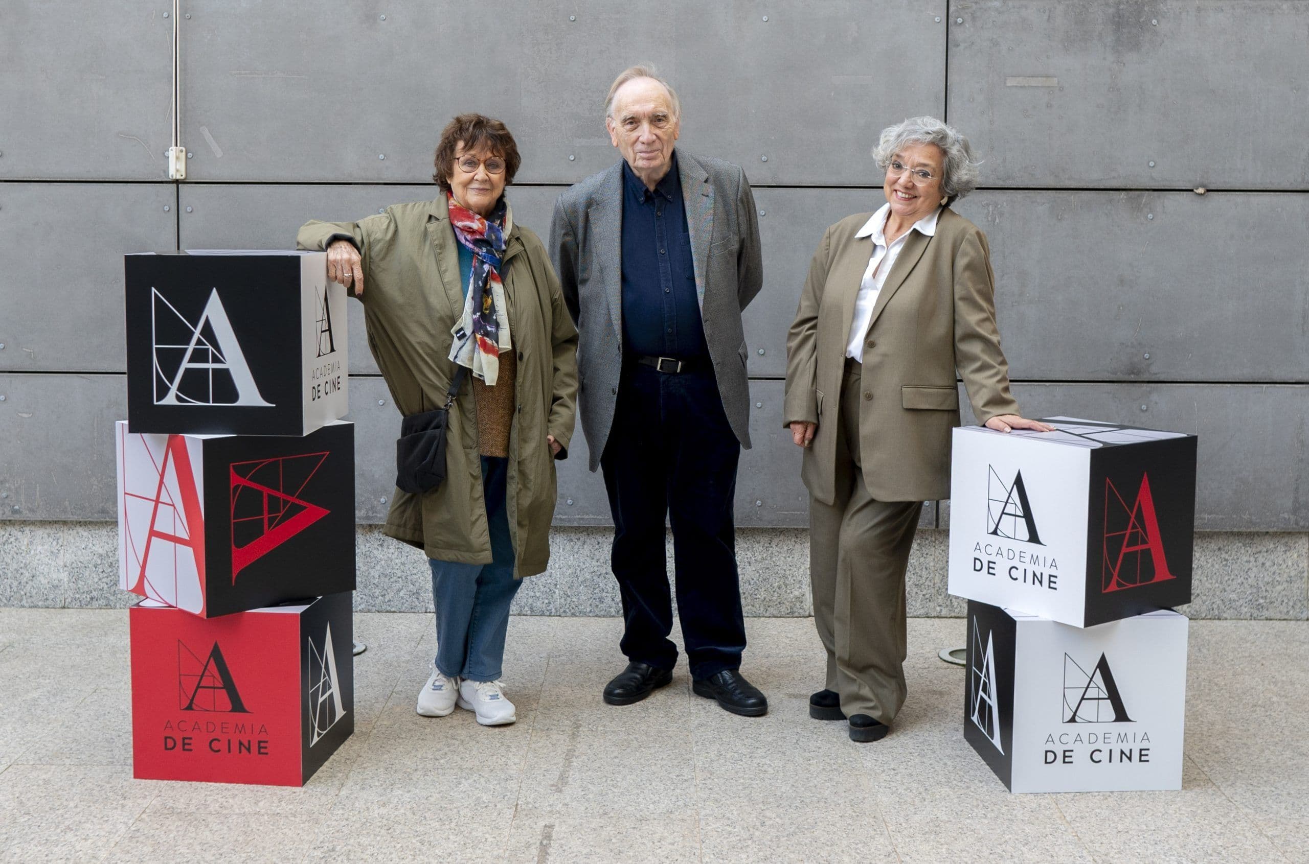 Julieta Serrano, Fernando Méndez-Leite y Sol Carnicero durante la presentación de Memoria Colectiva del Cine Español en la Academia