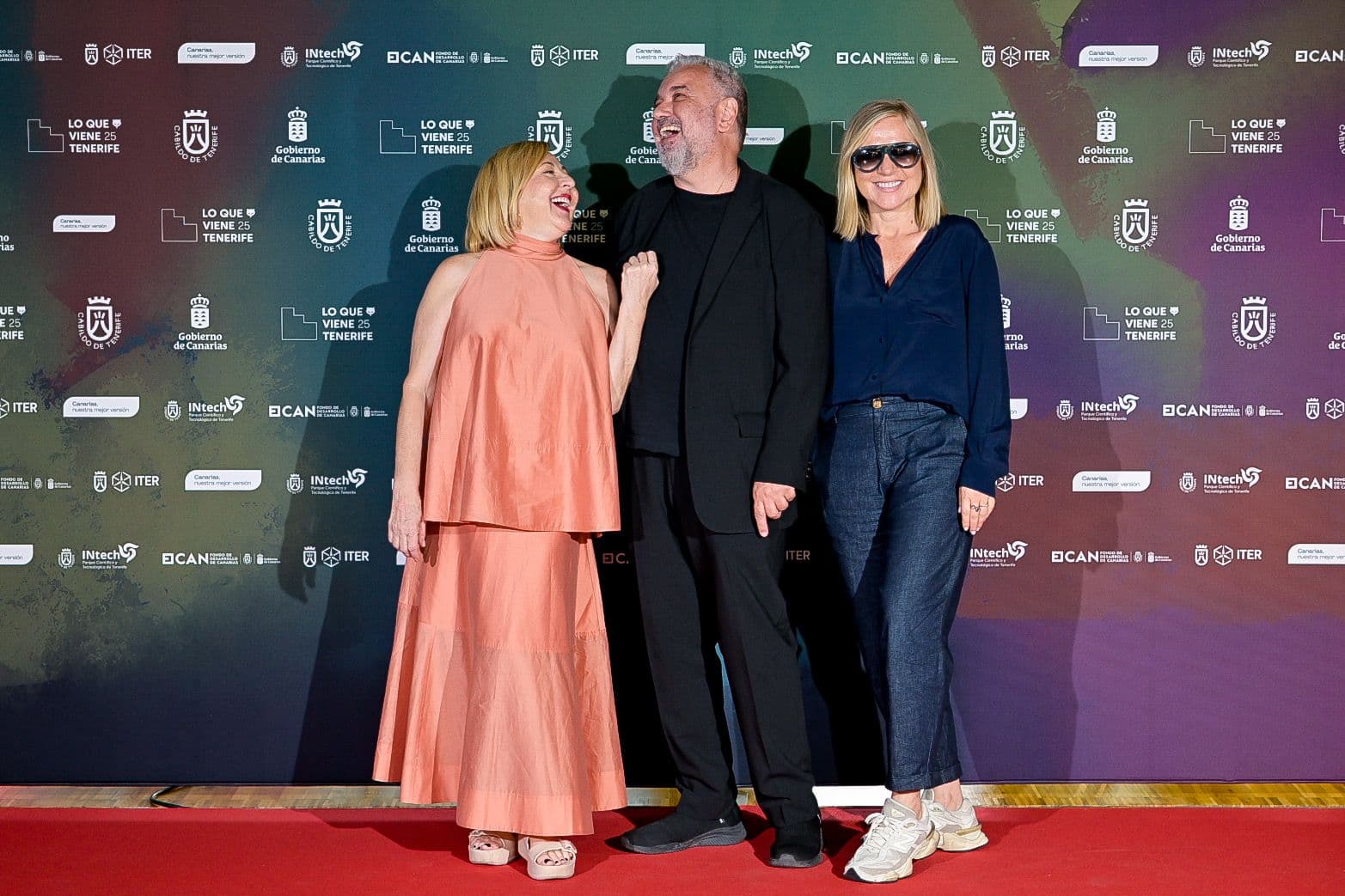 El director Félix Sabroso y las actrices Carmen Machi y Pilar Castro en la presentación de la serie 'Furia' en Lo que viene